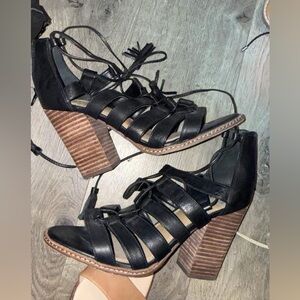 Gianni Bini Black Strappy Sandals with Brown Block Heel